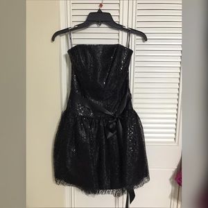 Selling dress! Never worn size 6!